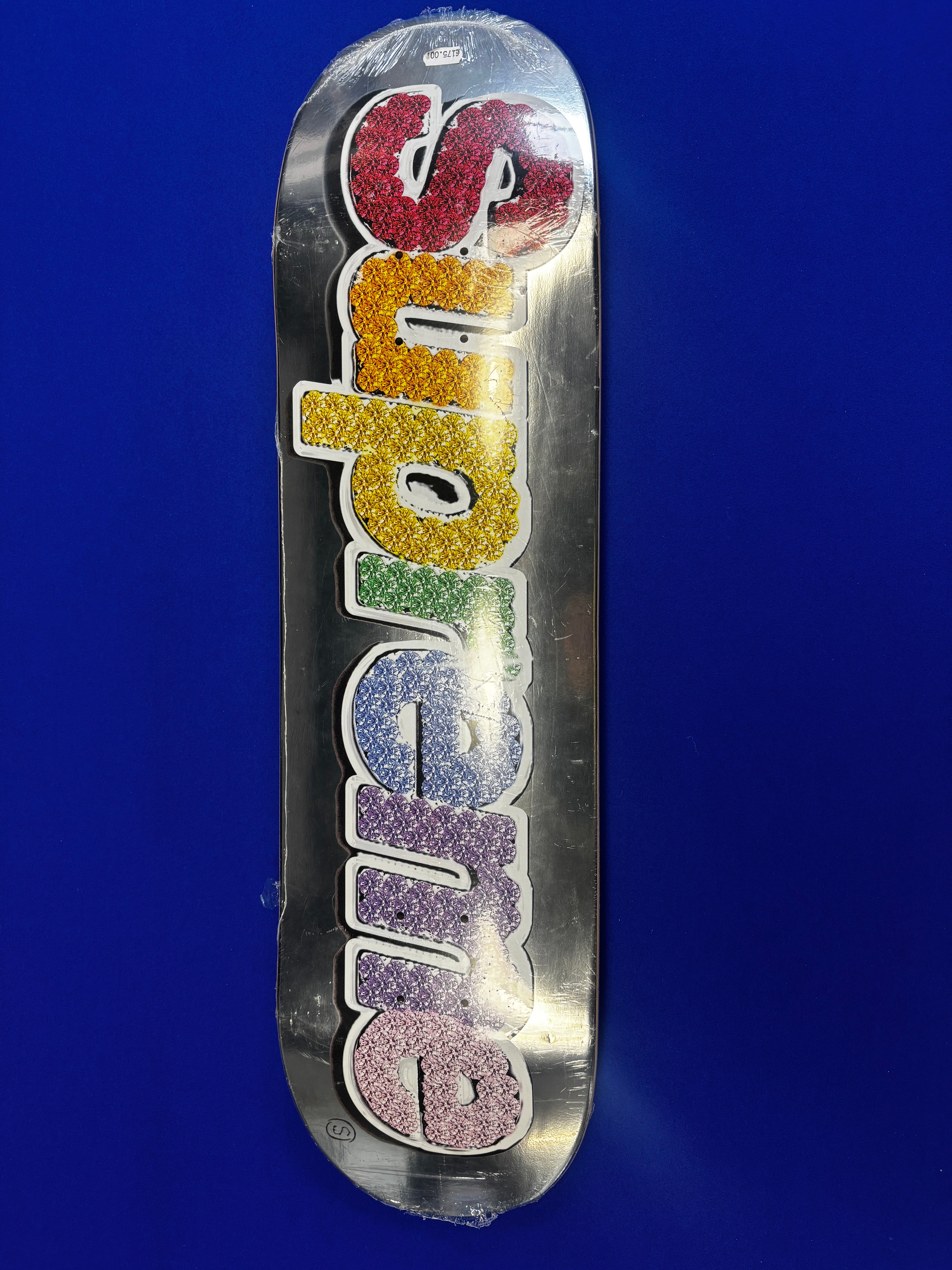 Supreme planche skate neuf avec emballage